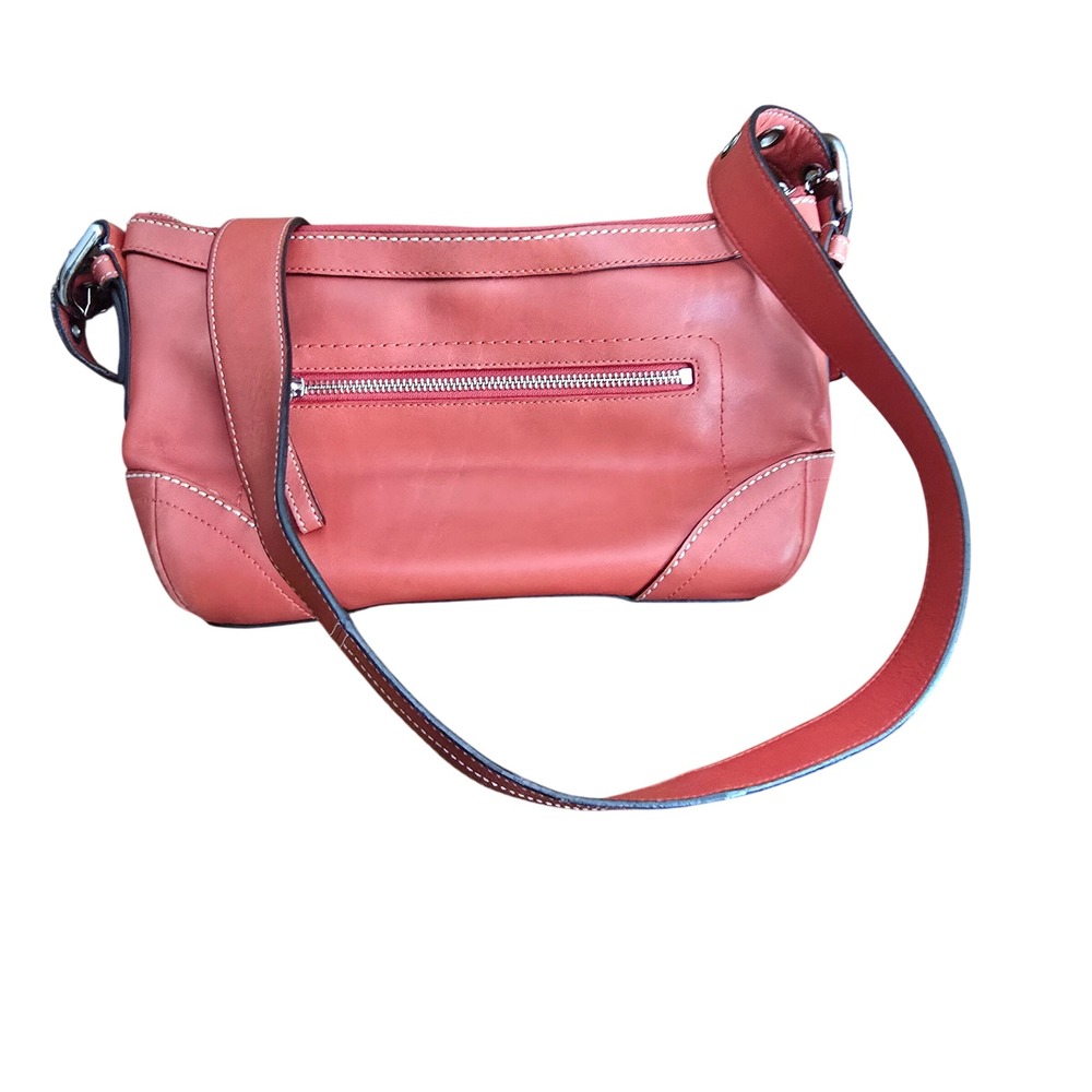 Coach Vintage Y2K Coral Pink Leather Shoulder Bag Z14700 Contrast Stitching